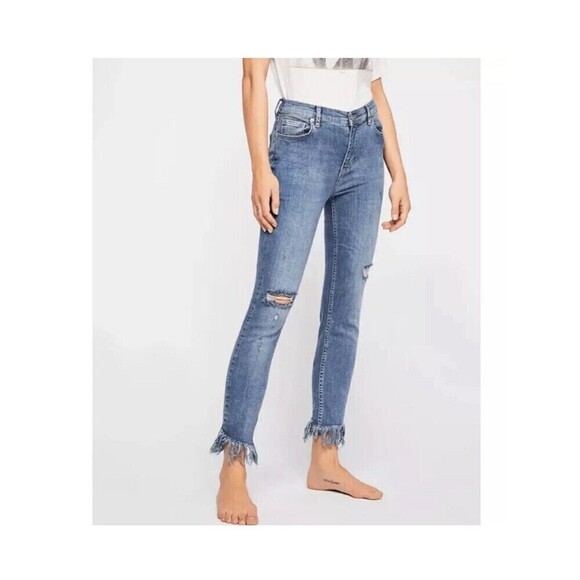 Free People Women's size 27 Great Heights Frayed Hem Jeans Distressed Med Wash - Picture 1 of 9
